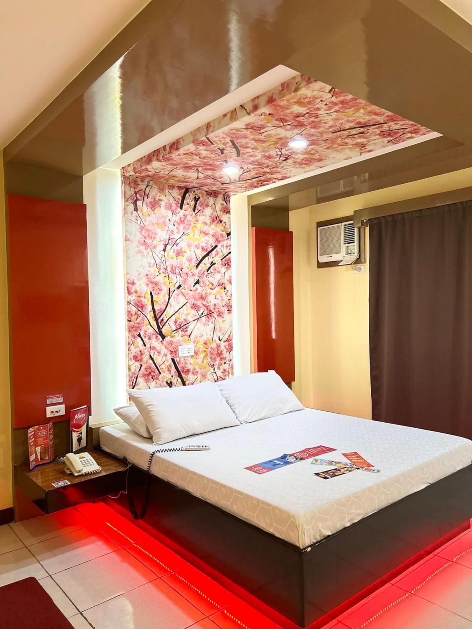 Hotel Sogo Sta Rosa Санта Роса Екстериор снимка